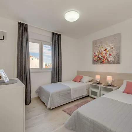 New In Town Center Apartment Trogir