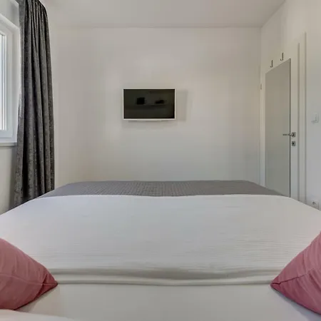 Lägenhet New In Town Center