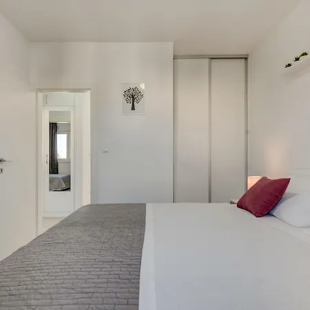 Lägenhet New In Town Center