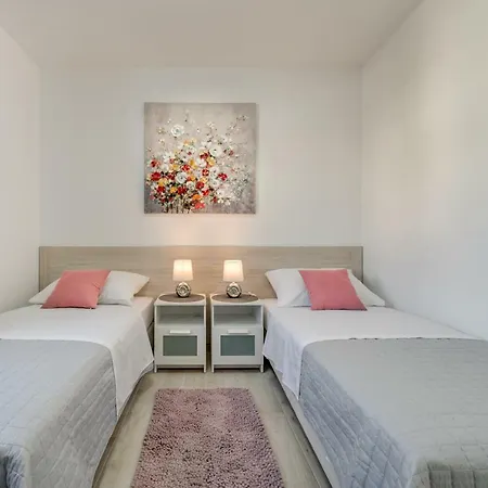 Lägenhet New In Town Center *